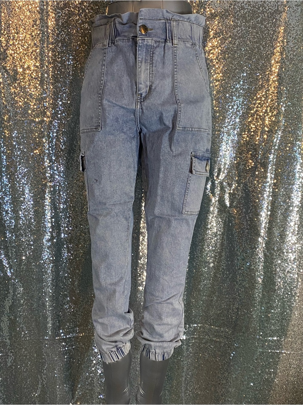 V.l.P. Juniors Light Wash Denim Cargo Joggers, Sz 13 (juniors) fits size 10-12 W